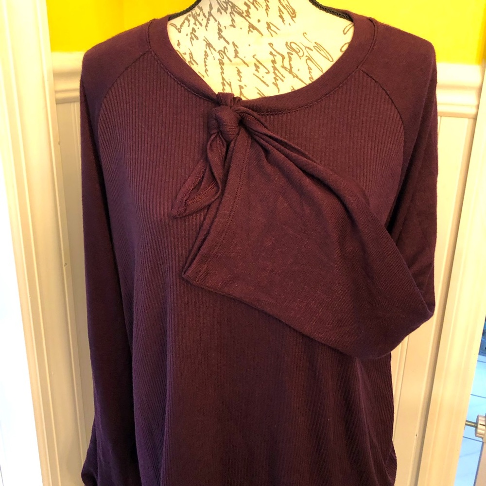 GAP DECORATIVE OPEN SLEEVE TOP